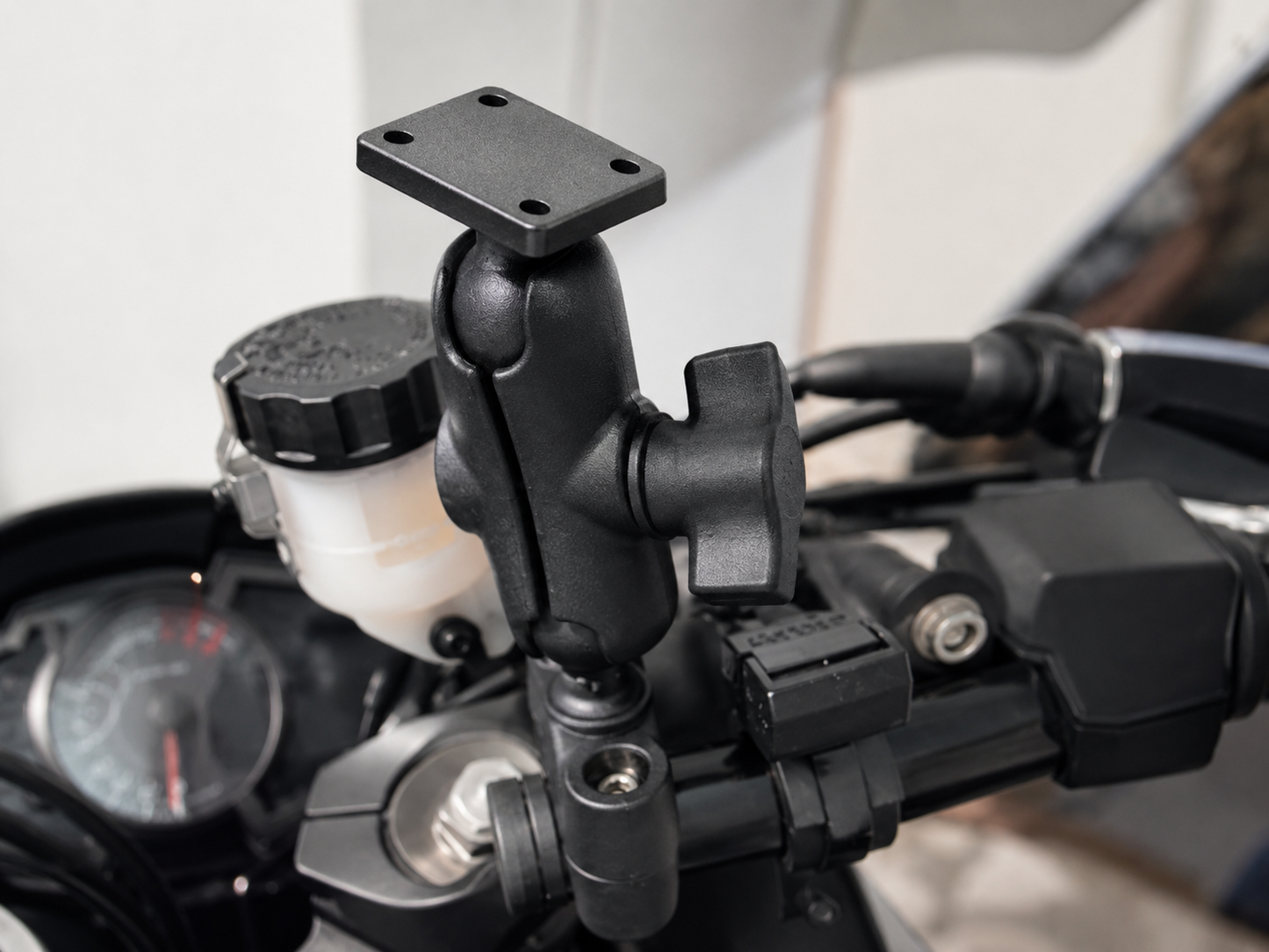 Adaptateur boule RAM® pour TomTom Bridge, Rider 2 et plus