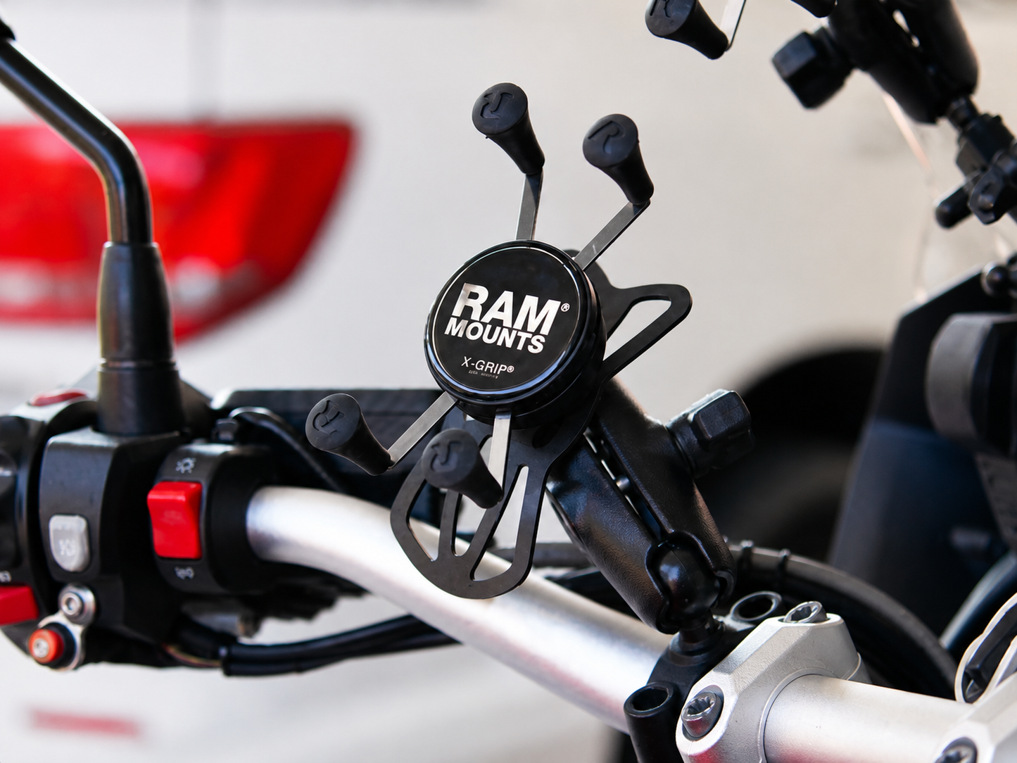 RAM Mount X-Grip telefoonhouder voor motorstuur / buis 28,6–38 mm - RAM-B-408-112-15-UN7U