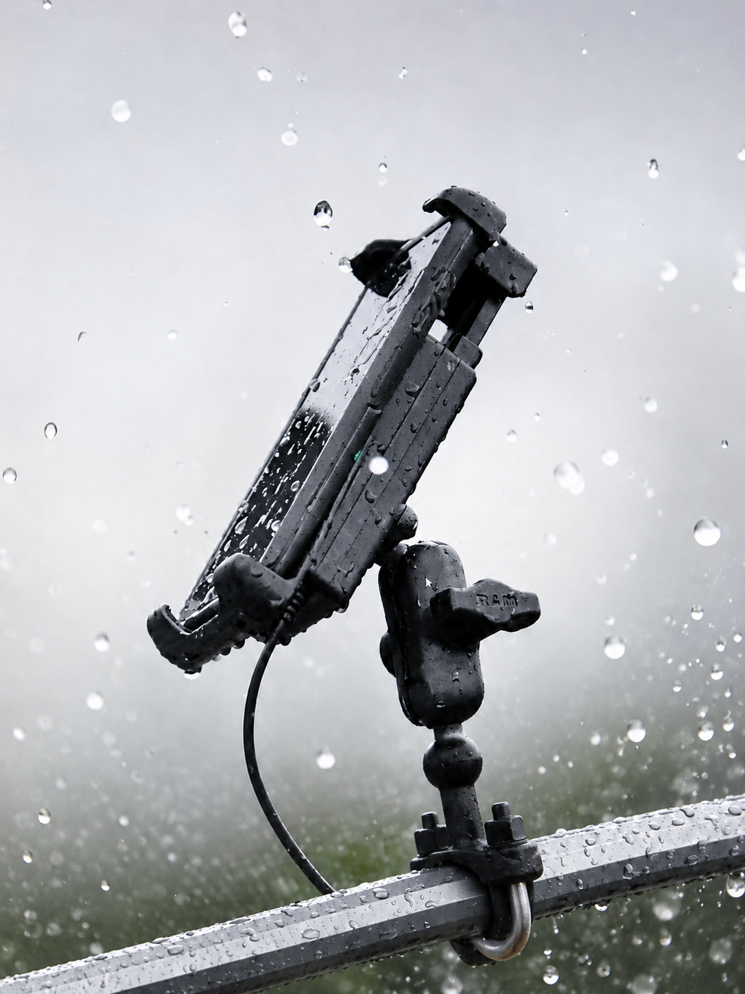 RAM Quick-Grip waterdichte Telefoonhouder met Draadloze Oplader - RAM-B-149Z-A-UN14W