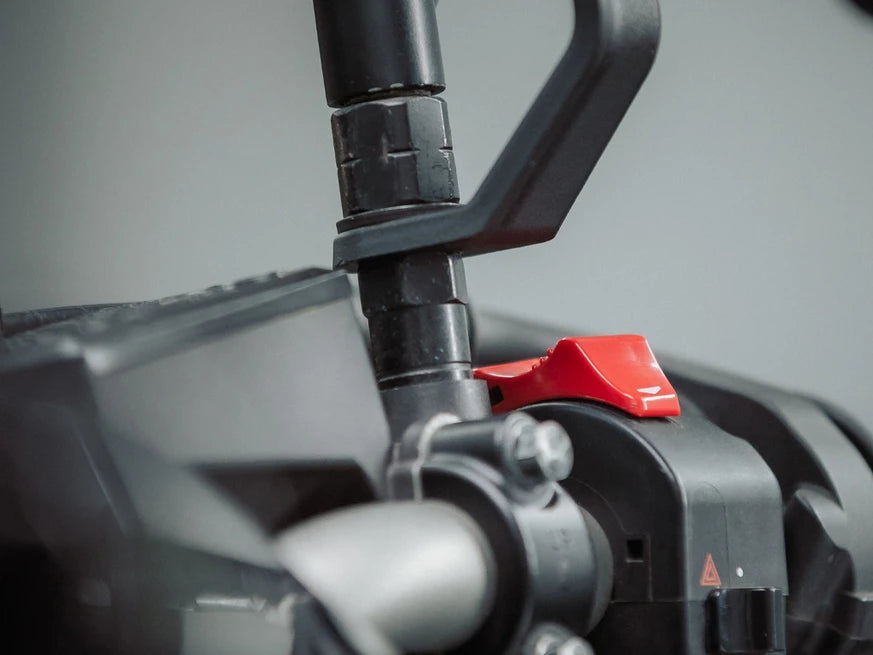 Quad Lock Mirror Stem Mount Bundle with iPhone Case